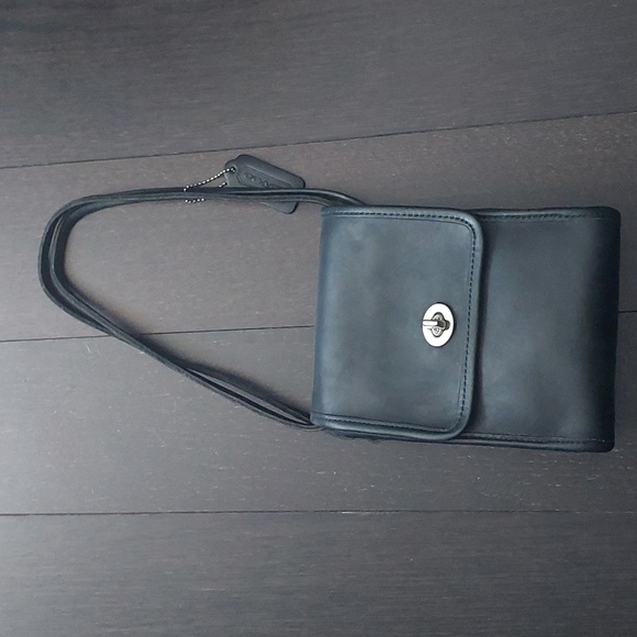 Coach Handbags - Coach vintage scooter bag